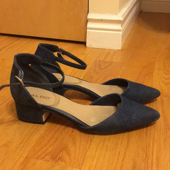 Pointed toe jean shoes - Picture 2 of 2